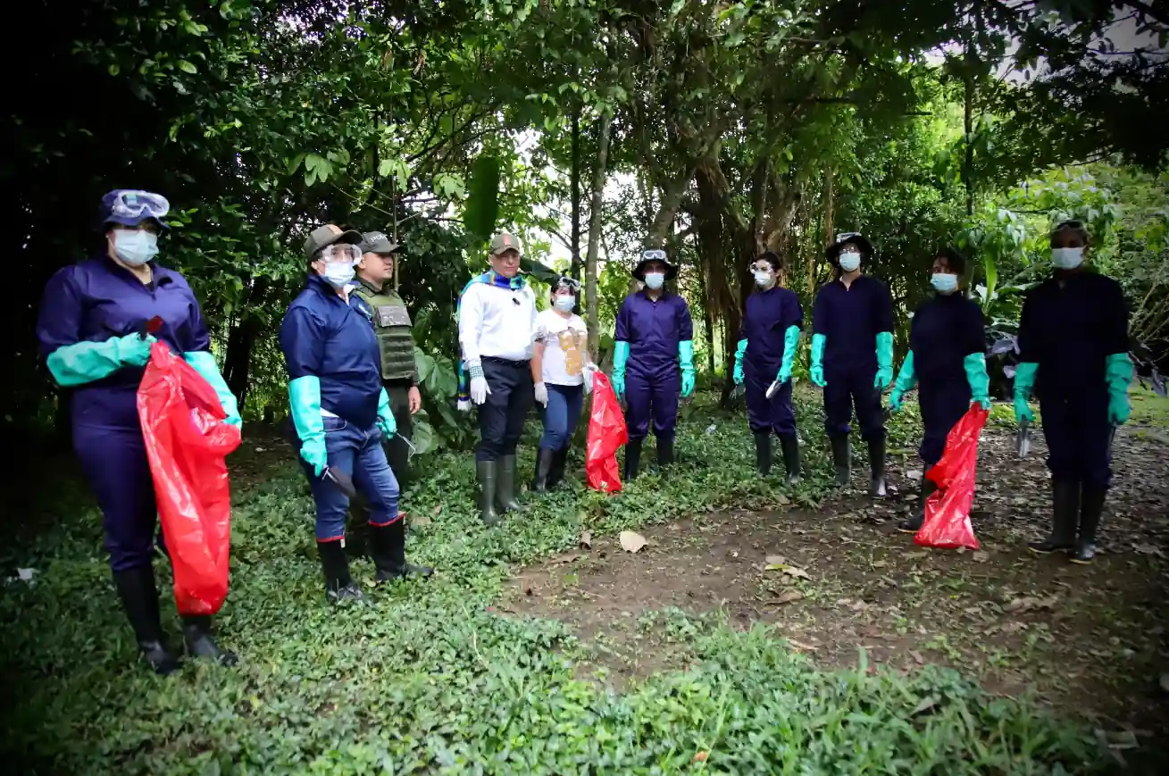 CARDER y la organización Masbosques unen esfuerzos para controlar el caracol gigante africano en Risaralda