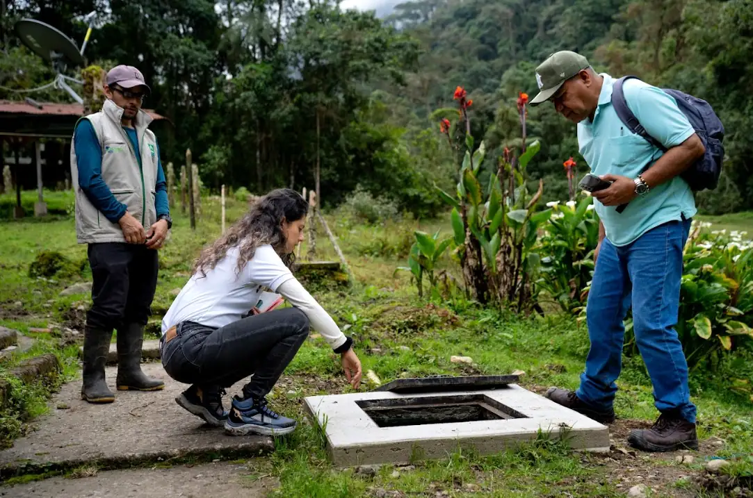 Gobernación de Risaralda entrega sistemas sépticos para la conservación de la reserva La Pastora