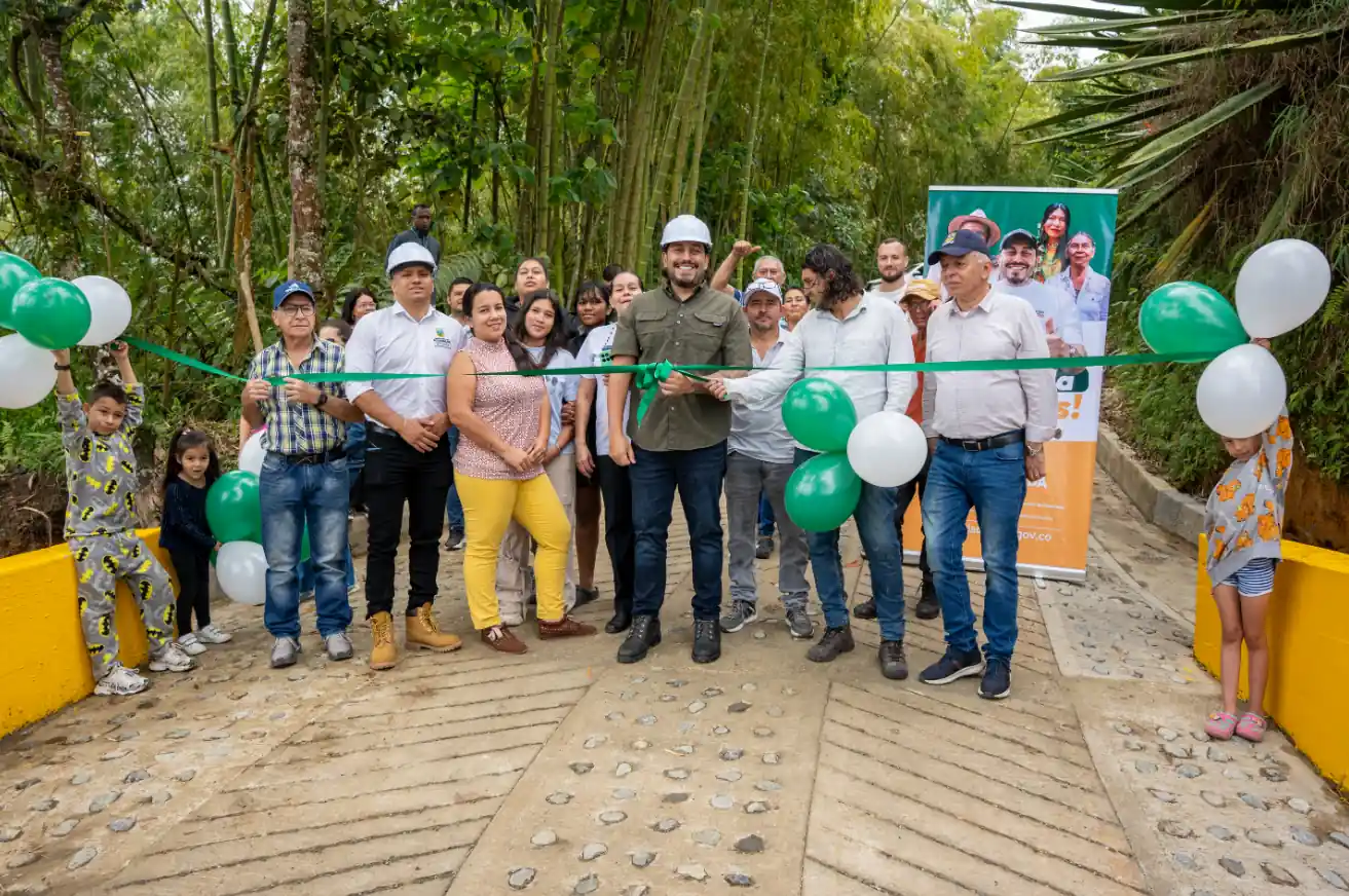 Gobernador de Risaralda anuncia inversión histórica de $20.000 millones para mejorar vías rurales y urbanas