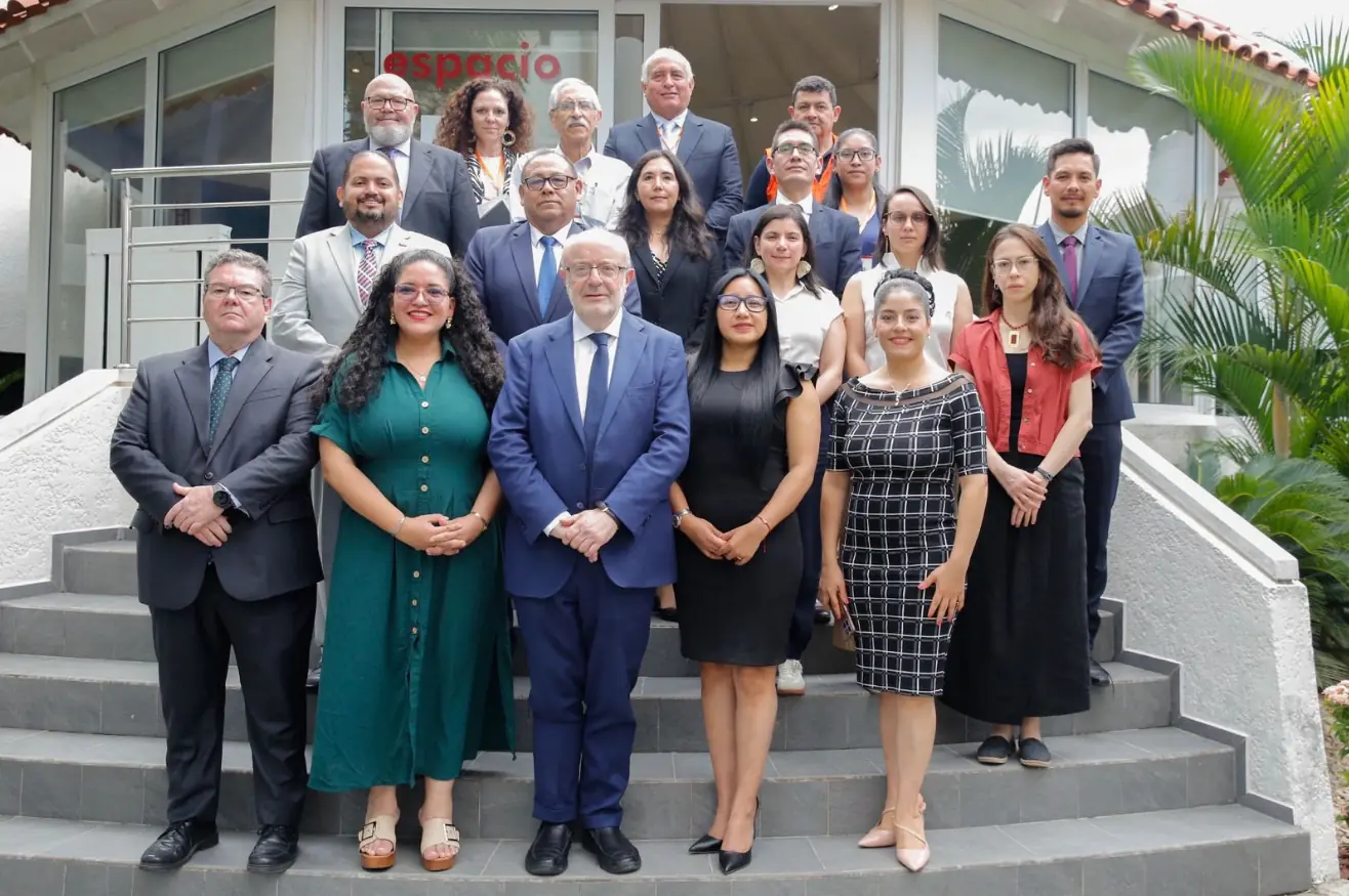 Colombia impulsa una agenda regional para proteger la educación en contextos de riesgo en el Foro Andino de Seguridad Escolar