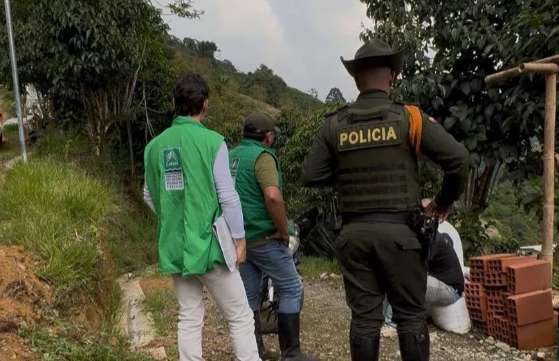 Nueva suspensión a la intervención de los recursos naturales por rellenar terrenos de forma improvisada