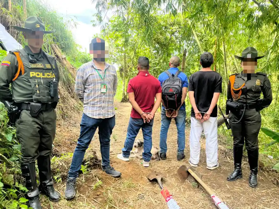 CARDER y Policía de Carabineros suspenden ocupaciones ilegales en zona protectora de la quebrada San José