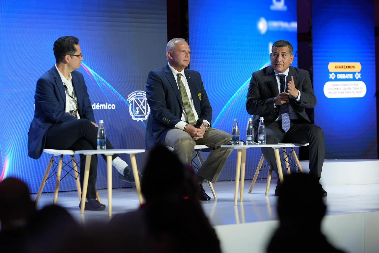 Dumek Turbay destacó su inversión histórica de más de $6 billones en infraestructura, como motor de transformación de Cartagena, en medio de foro nacional