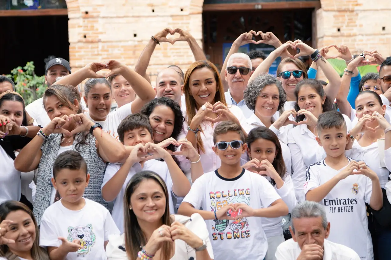 Juliana Enciso U CR 101 a la Cámara lanza su bandera de Familia: “Cuidar la familia es cuidar el futuro de Colombia”