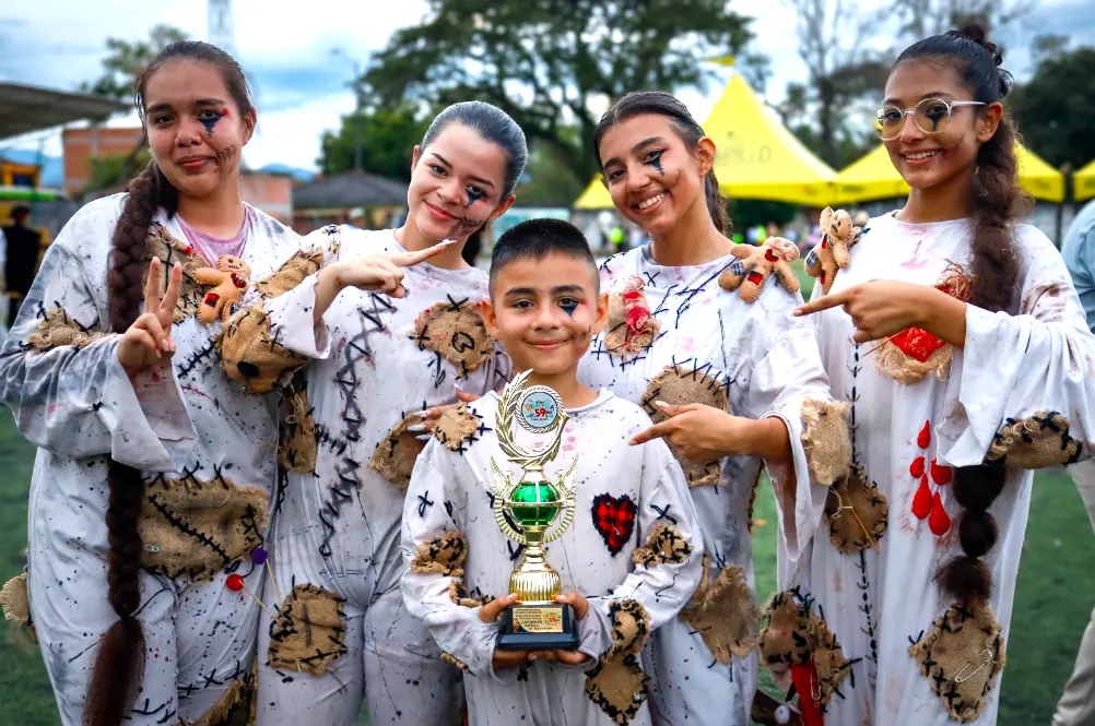 La banda Signum Drum & Bugle Corps de la Secretaría de Cultura de Pereira, ganadora del Concurso Nacional de Bandas de Marcha en La Virginia