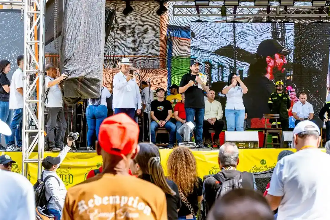 EL gobernador Juan Diego Patiño, dio inicio inicio oficial a las Fiestas Aniversarias de Risaralda 59 años