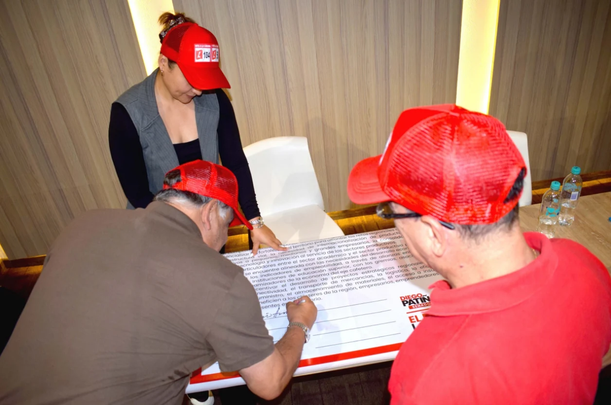 Se firma acuerdo por la competitividad y el fortalecimiento empresarial de Risaralda