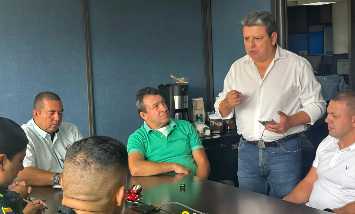 Secretaría de Gobierno se reunió con líderes de los taxistas para vincularlos a la estrategia de seguridad de Pereira