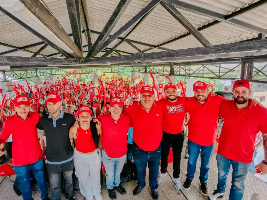 «El equipo de la Palabra» tiñe de rojo a Risaralda: Eventos multitudinarios en Marsella y Pereira