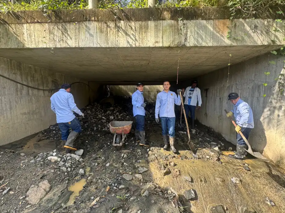 LIMPIEZA DE BOX CULVERT EN LA FLORIDA PREVIENE EMERGENCIAS