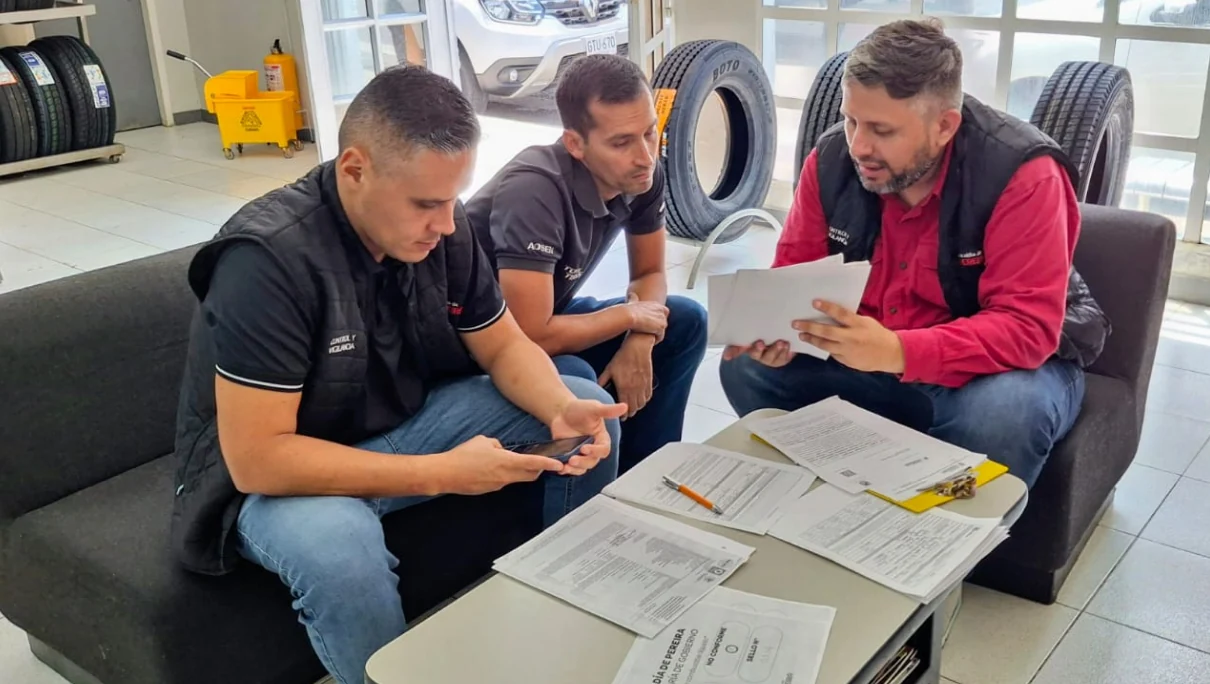 Selladas 3 mangueras de estación de servicio, por vender menos de lo que los clientes pagaban