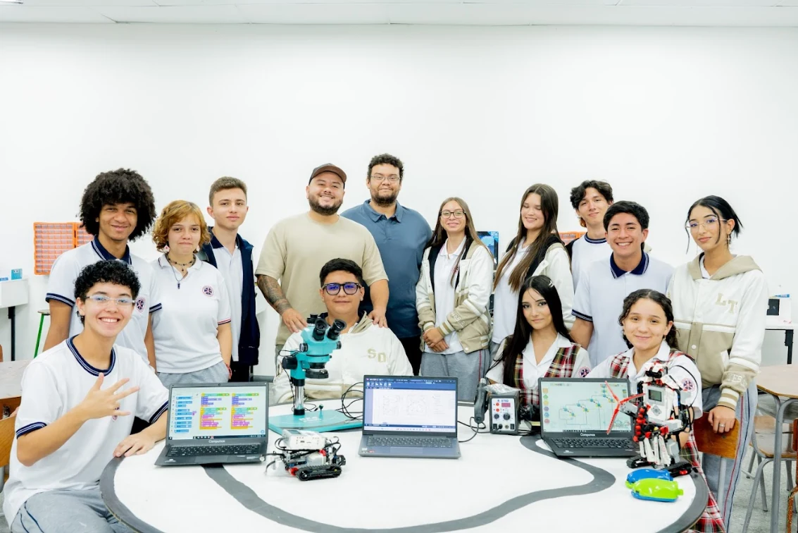 Con taller de última tecnología, estudiantes de Santa Rosa de Cabal reciben formación en Mecatrónica