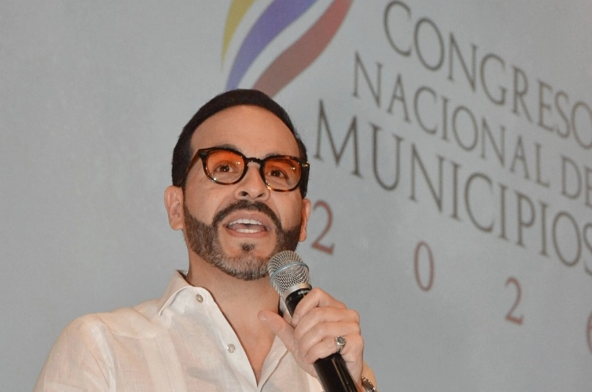 PRECANDIDATOS PRESIDENCIALES PRESENTAN COMPROMISOS A LOS ALCALDES Y GOBERNADORES EN CONGRESO NACIONAL DE MUNICIPIOS