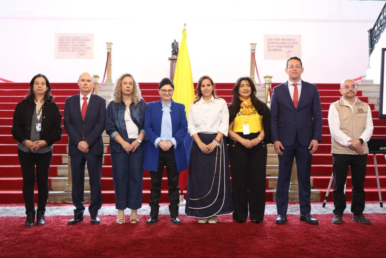 Viceministra de Asuntos Migratorios, Consulares y Protección Internacional, Paula Andrea Cerón Arboleda, lideró el acto de apertura de las elecciones en el exterior para el Congreso 2026