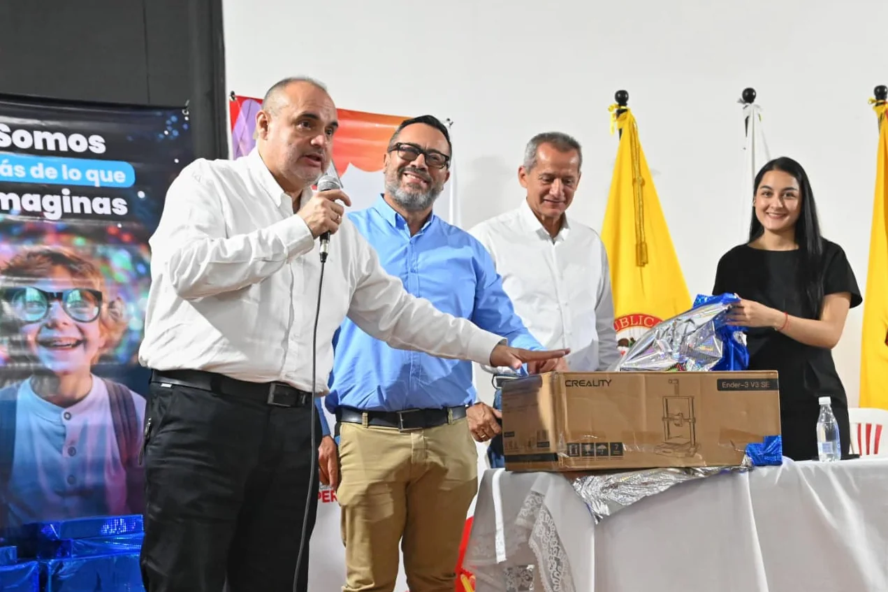 El Foro Educativo TecnoTalento de la Alcaldía de Pereira y Norma premió a los mejores estudiantes e instituciones educativas