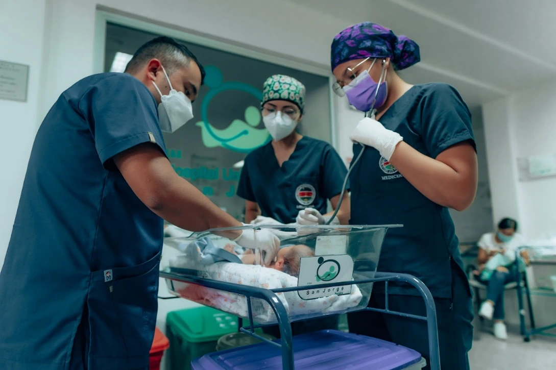 ‘Madre Canguro’ del Hospital San Jorge, una opción de vida para los niños prematuros