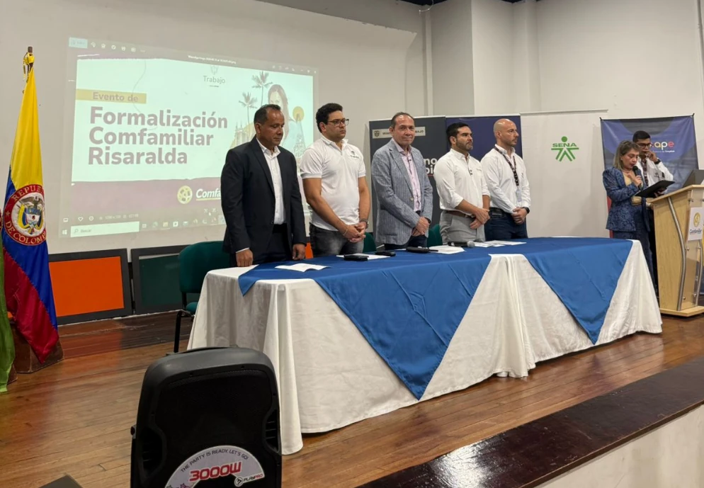 Comfamiliar Risaralda avanza en la formalización laboral de 212 profesionales de la salud