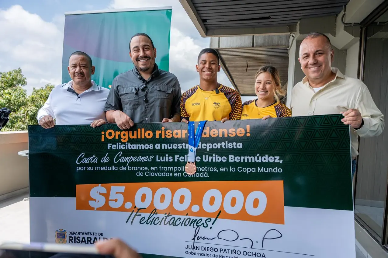 Gobernación de Risaralda homenajeó al mejor clavadista de Colombia