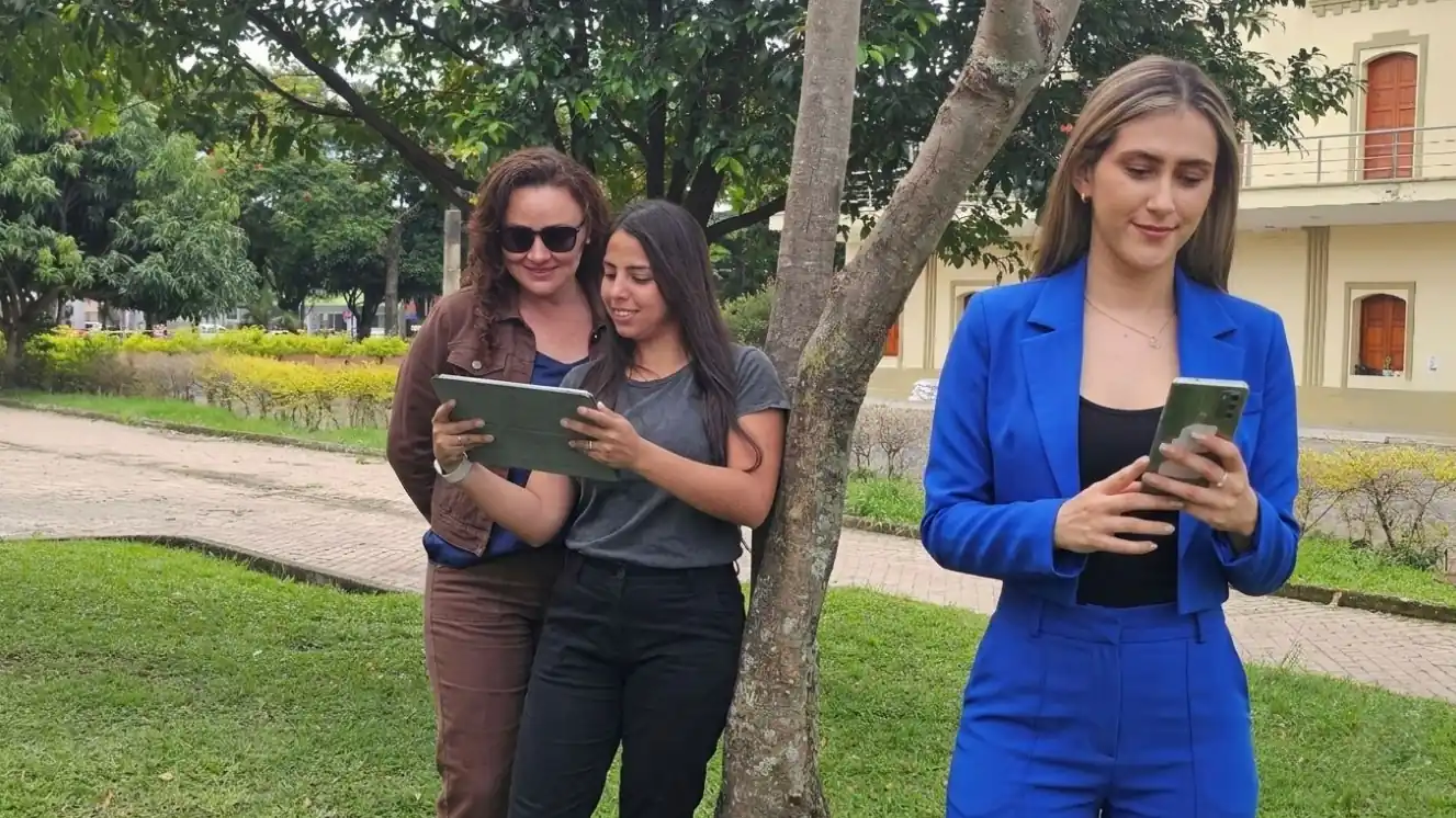 Gobernación de Risaralda impulsa Bootcamp gratuito de Inteligencia Artificial para mujeres