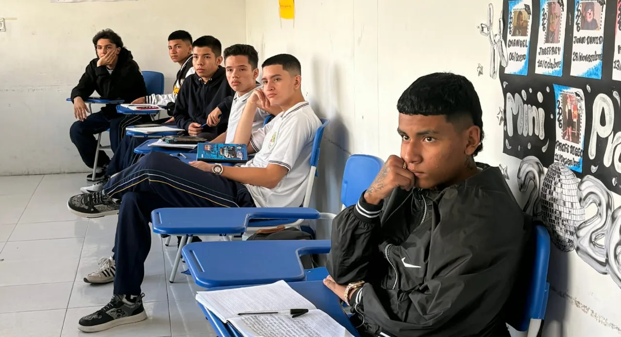 ALCALDÍA DE PEREIRA SOCIALIZÓ SU OFERTA INSTITUCIONAL EN EL HERNANDO VÉLEZ MARULANDA