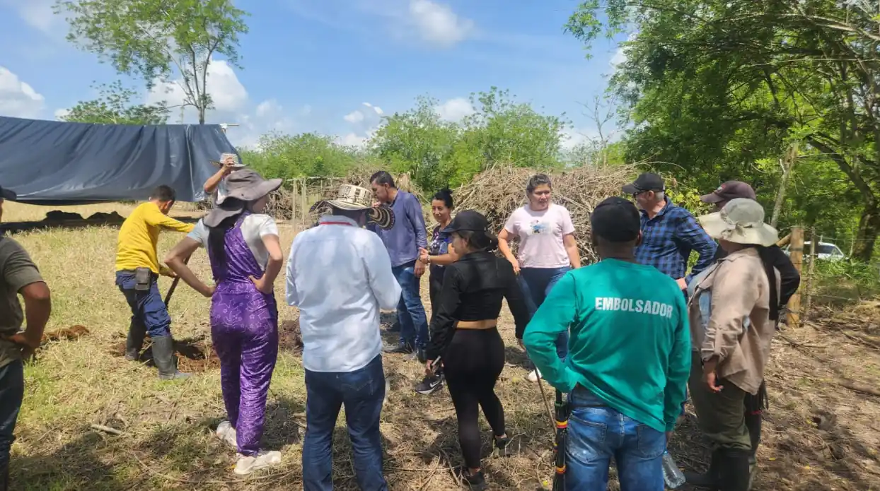 SEGUIMIENTO A PROYECTOS PRODUCTIVOS DE FIRMANTES DE PAZ