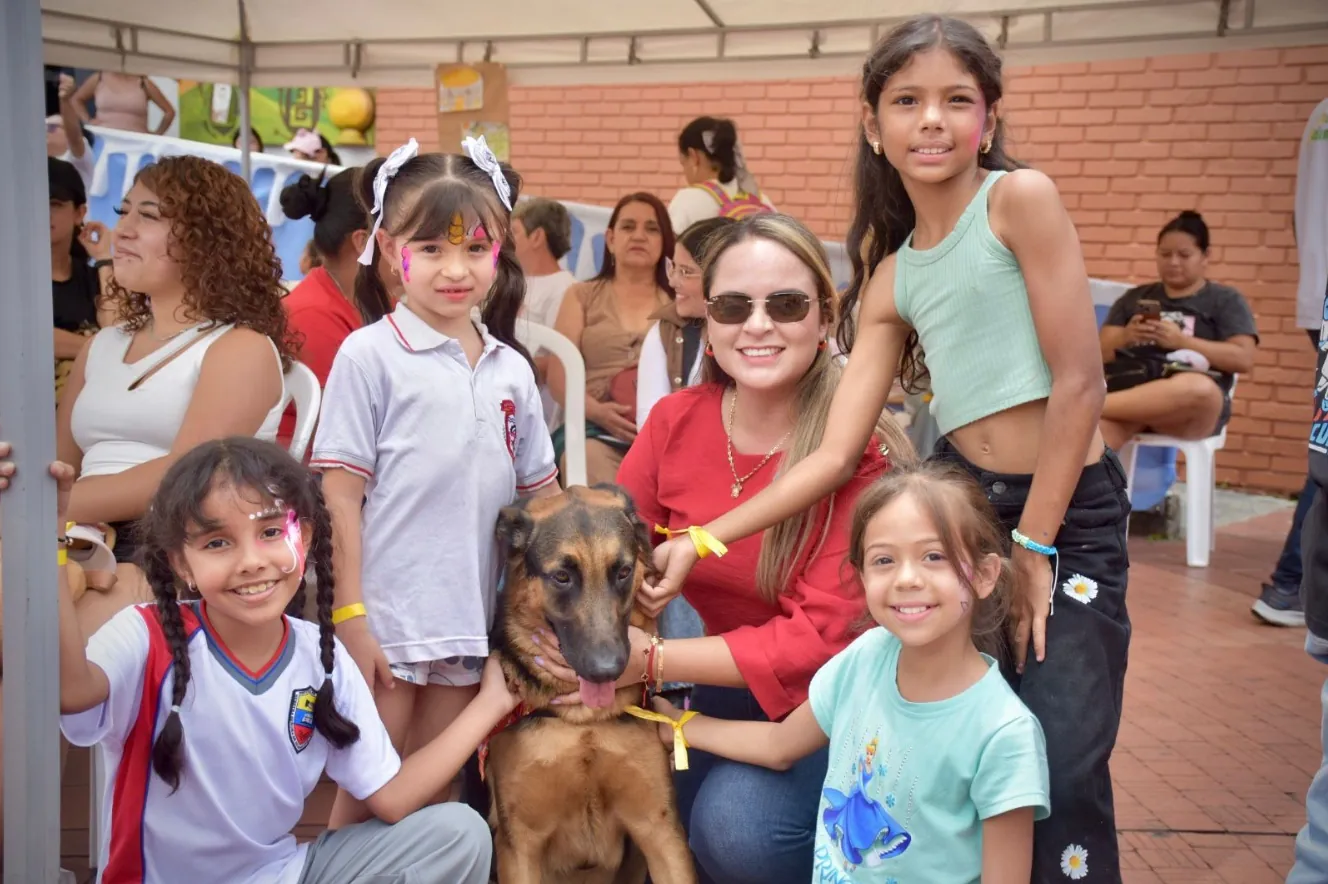 La Alcaldía de Dosquebradas se llenó de 1.000 sonrisas durante la celebración del Día de la Niñez