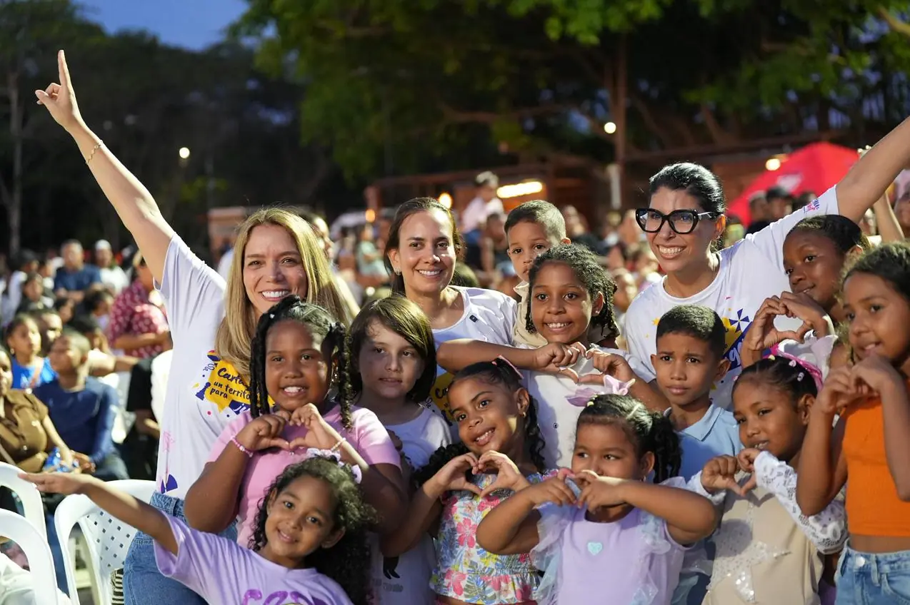 La Plaza de Variedades se llenó de niños y niñas de todos los barrios de Cartagena: la Granja de Zenón se presenta mañana