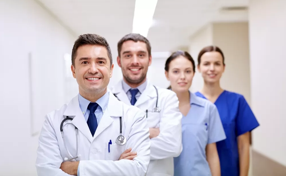 Más de 7.800 internos de medicina reciben su remuneración mensual desde enero pasado