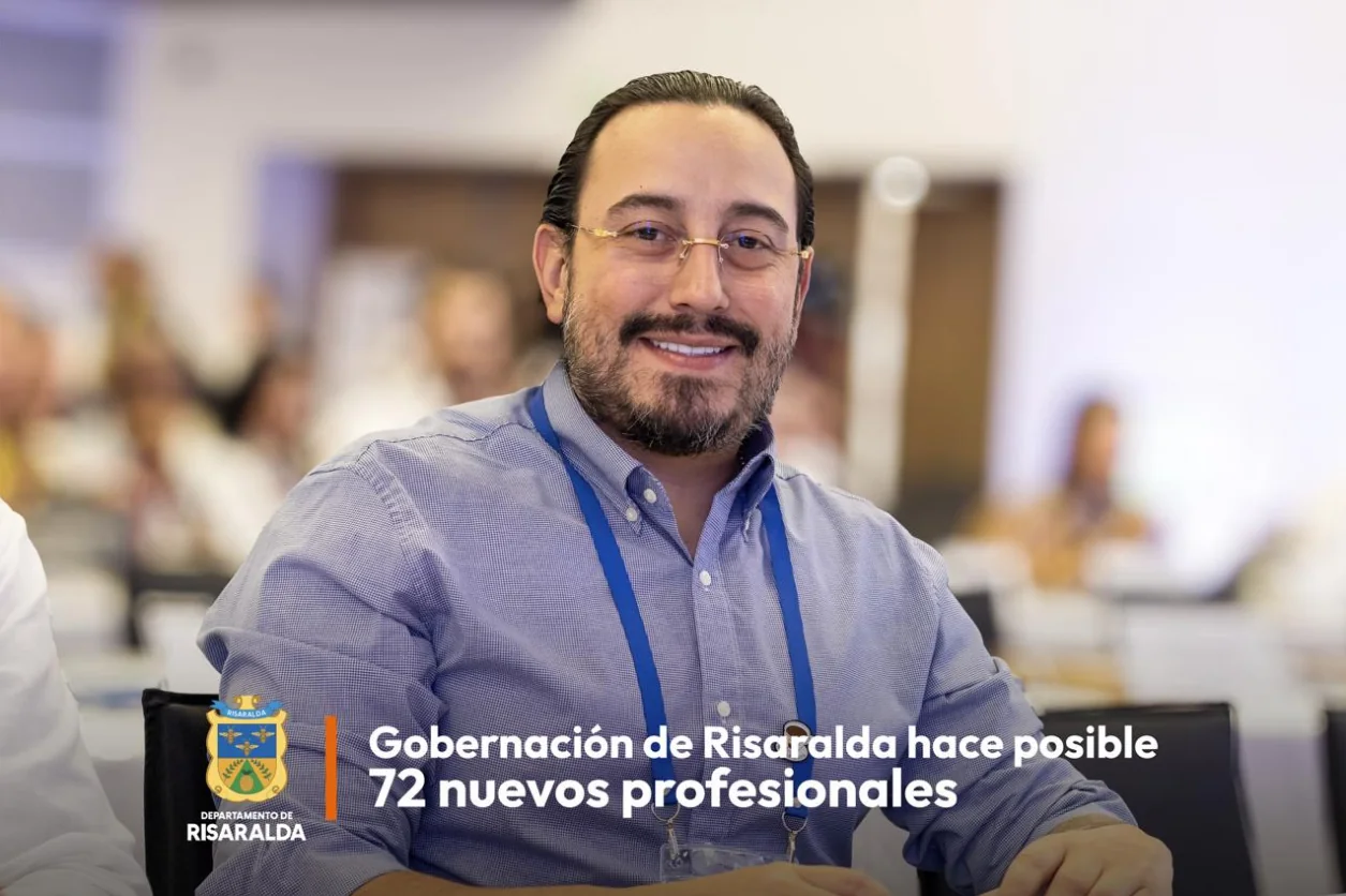 Entre birretes y sueños cumplidos, 72 jóvenes comienzan a escribir su futuro en Risaralda