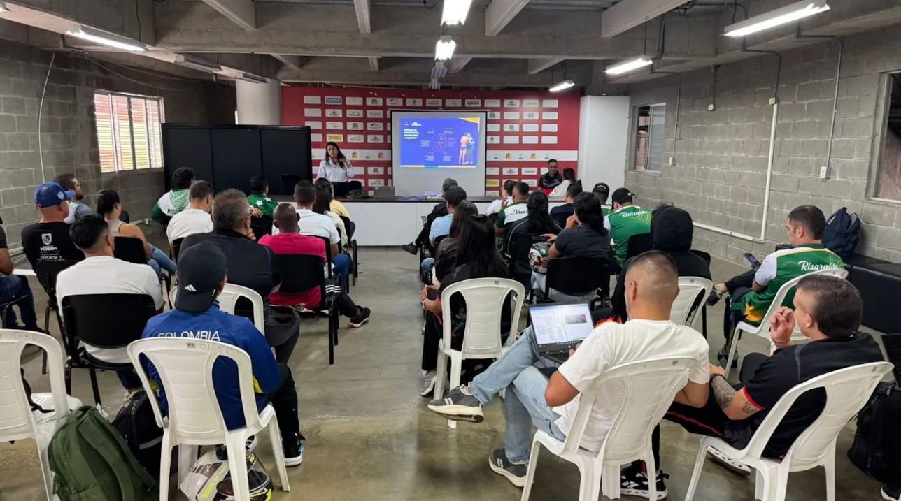 Inicia con éxito el seminario de políticas públicas y amplía cupos por alta demanda