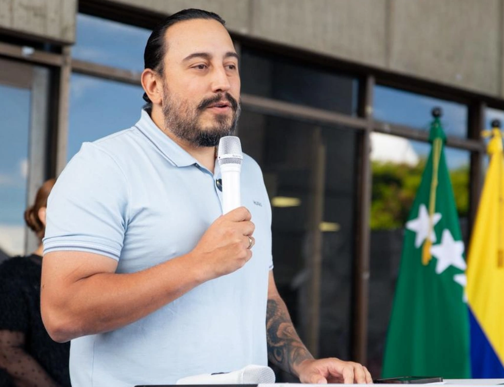 Gobernador entregó dotación a Juntas de Acción Comunal de Risaralda