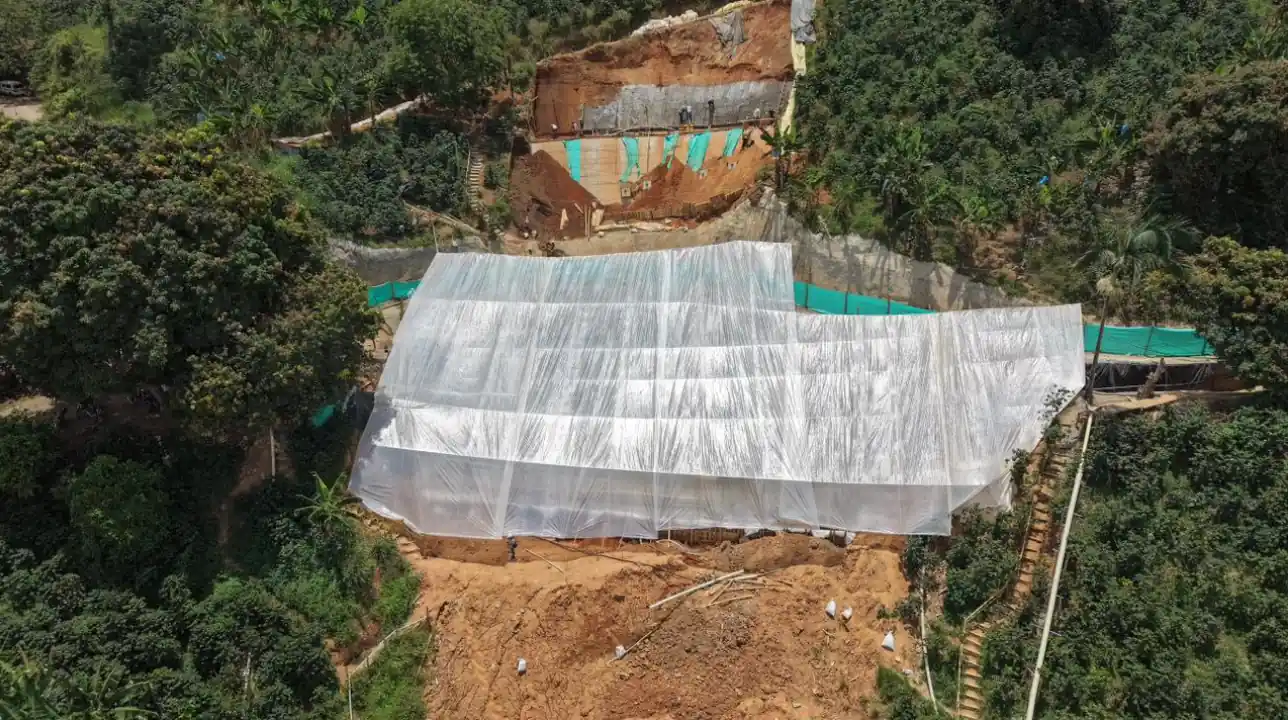 Setenta obreros y alta ingeniería devuelven la seguridad vial a los habitantes de Balboa y La Celia