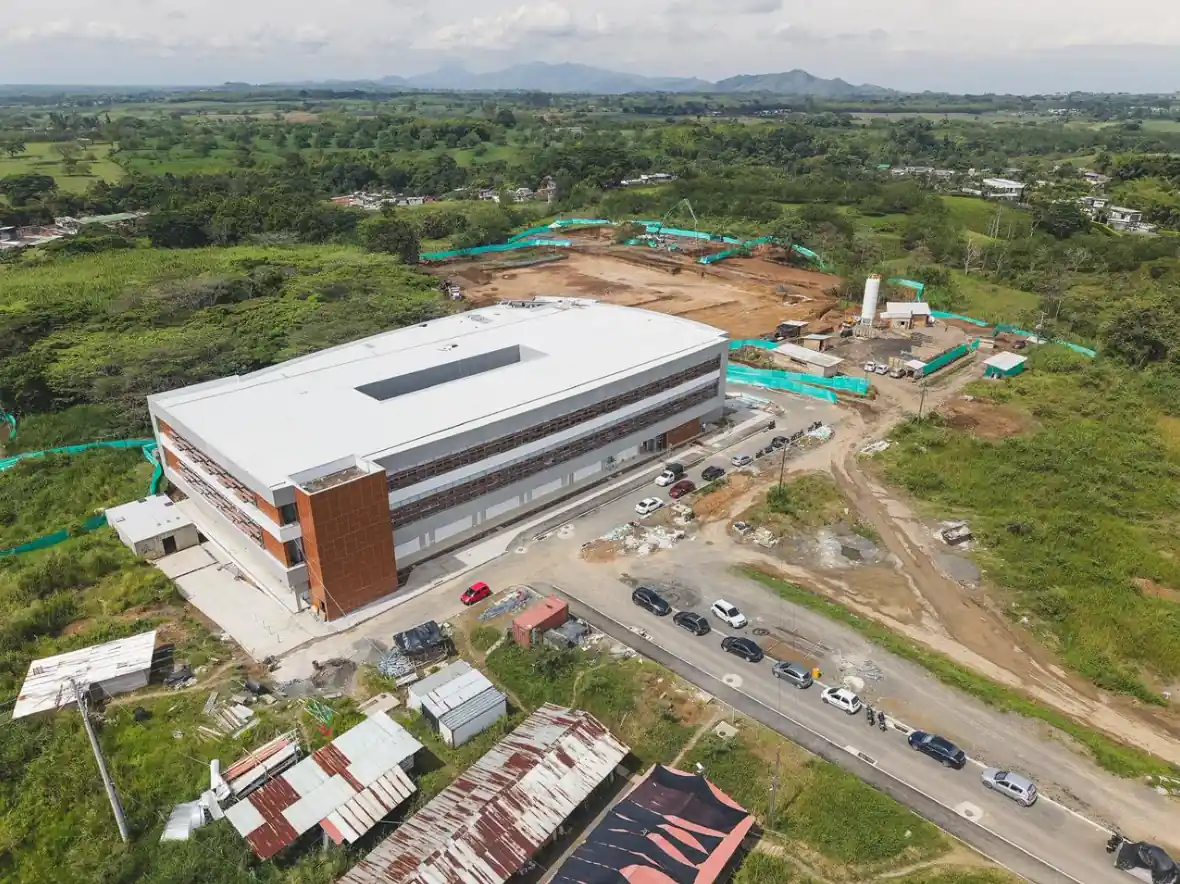 El ministro de Salud confirmó que los recursos para el Hospital Regional de Cuarto Nivel están asegurados