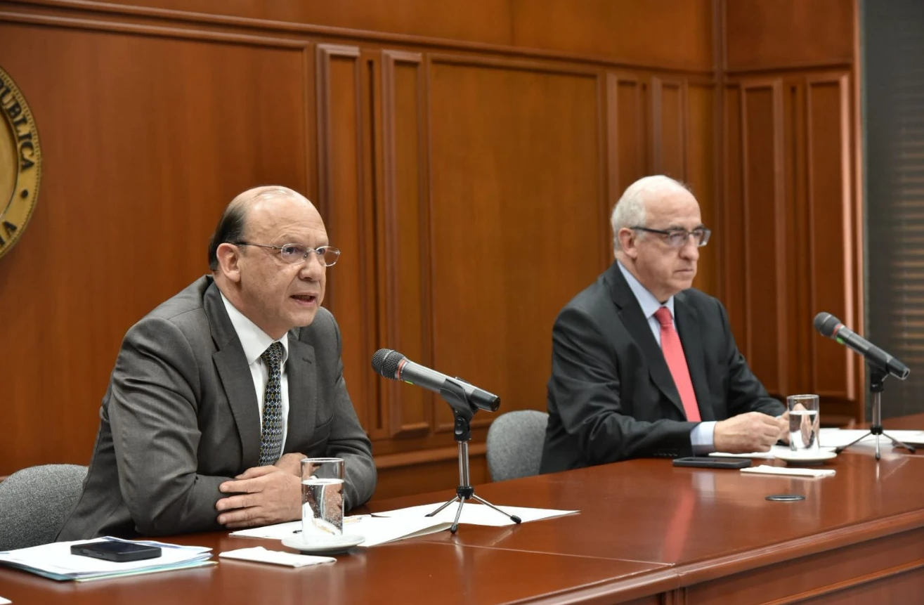 Con presencia del ministro de Hacienda, Junta Directiva del Banco de la República mantuvo las tasas de interés en 11,2%