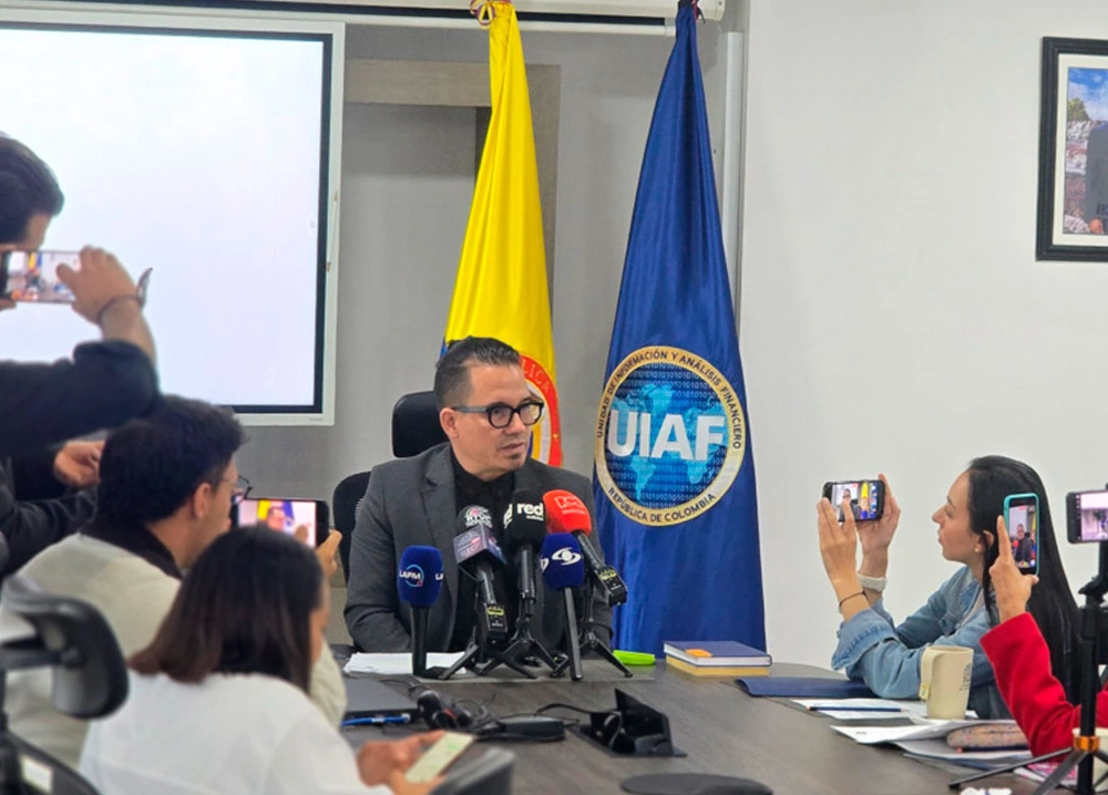 UIAF advierte posibles ingresos de dineros ilegales a campañas y revela alertas en varias regiones del país