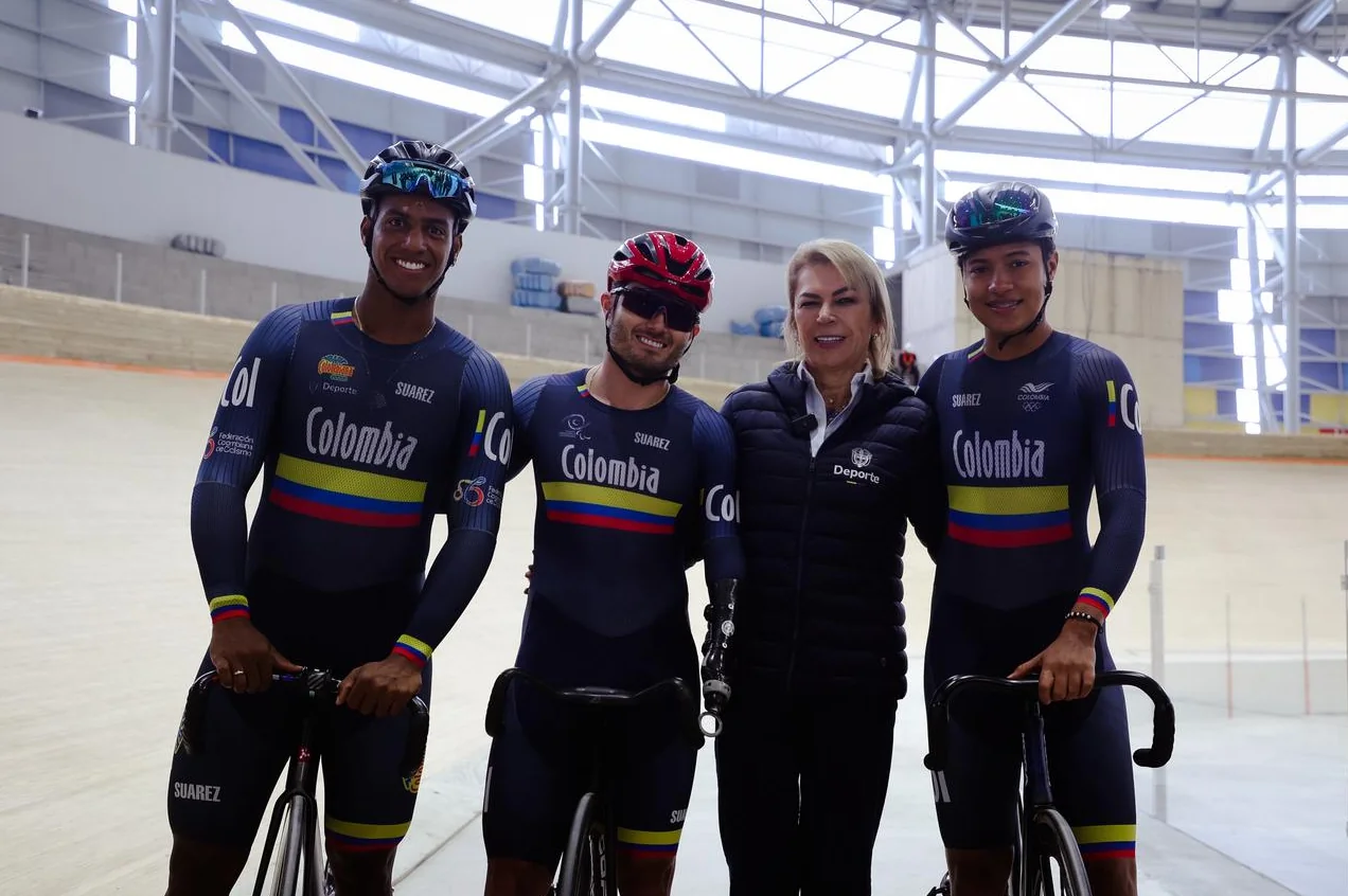 Stefany Cuadrado, Kevin Quintero y Edwin Matiz hicieron un reconocimiento al velódromo de Mosquera