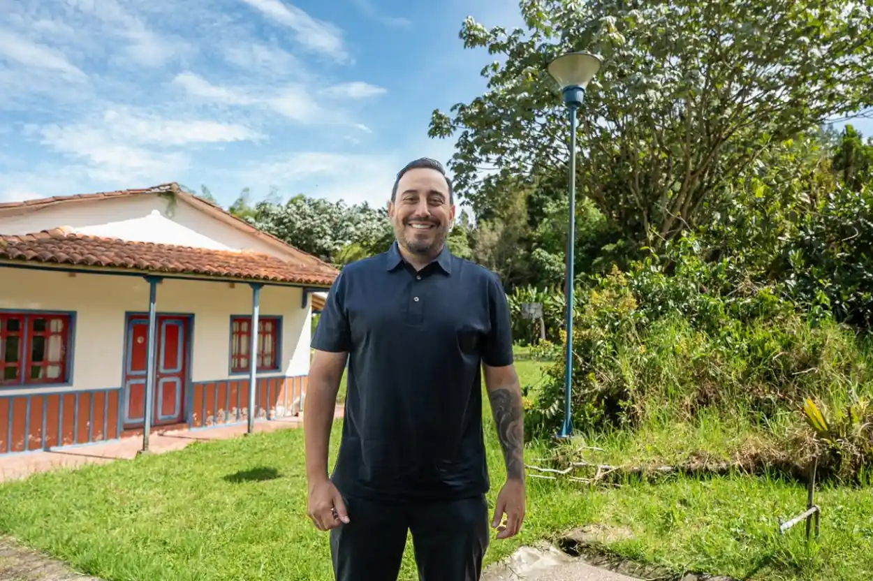 Gobernador anuncia respaldo productivo para asociaciones beneficiadas con la entrega del predio Miralindo en Risaralda