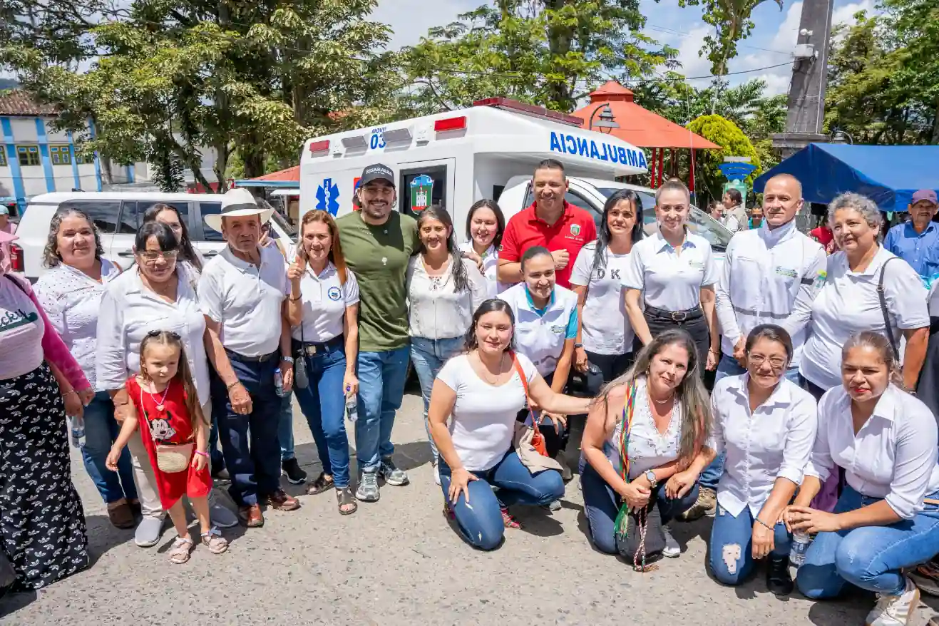 Con inversión de $2.272 millones, Gobernación de Risaralda entregó ambulancias y dotación en seis municipios