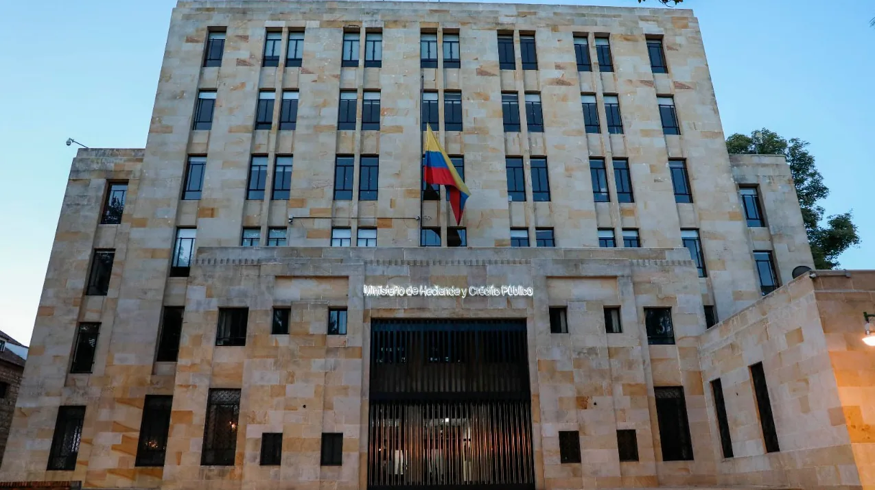 Ministerio de Hacienda subastó hoy $6 billones de TES en denominación pesos (COP), la transacción más grande de la historia