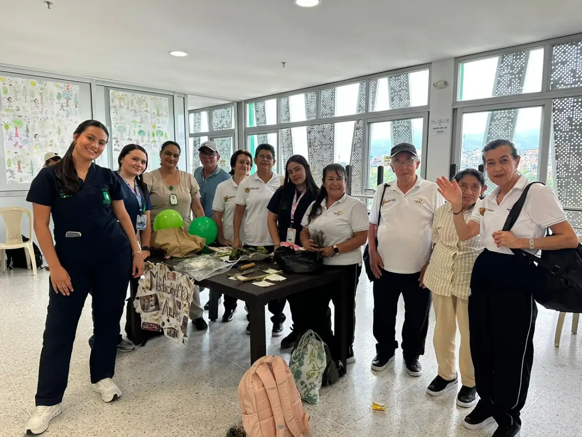 ENTRE RECUERDOS Y NUEVAS VOCES, ADULTOS MAYORES DE PEREIRA VIVIERON ENCUENTRO QUE UNIÓ GENERACIONES Y SABERES