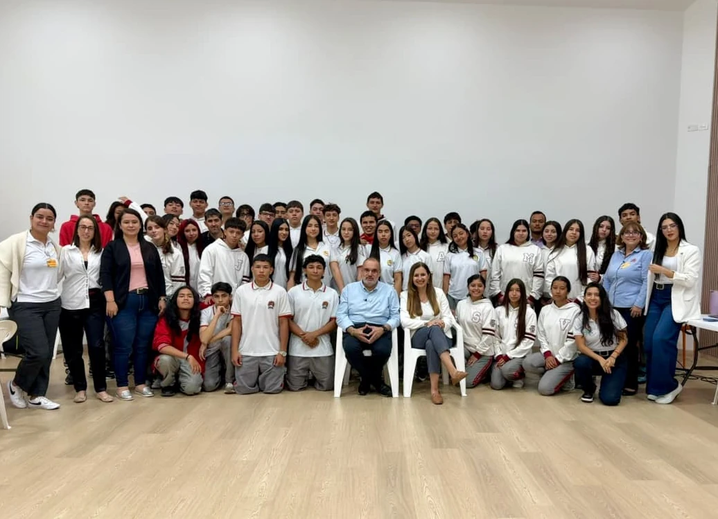 Jóvenes de Tribunas acercan su formación técnica al mundo empresarial
