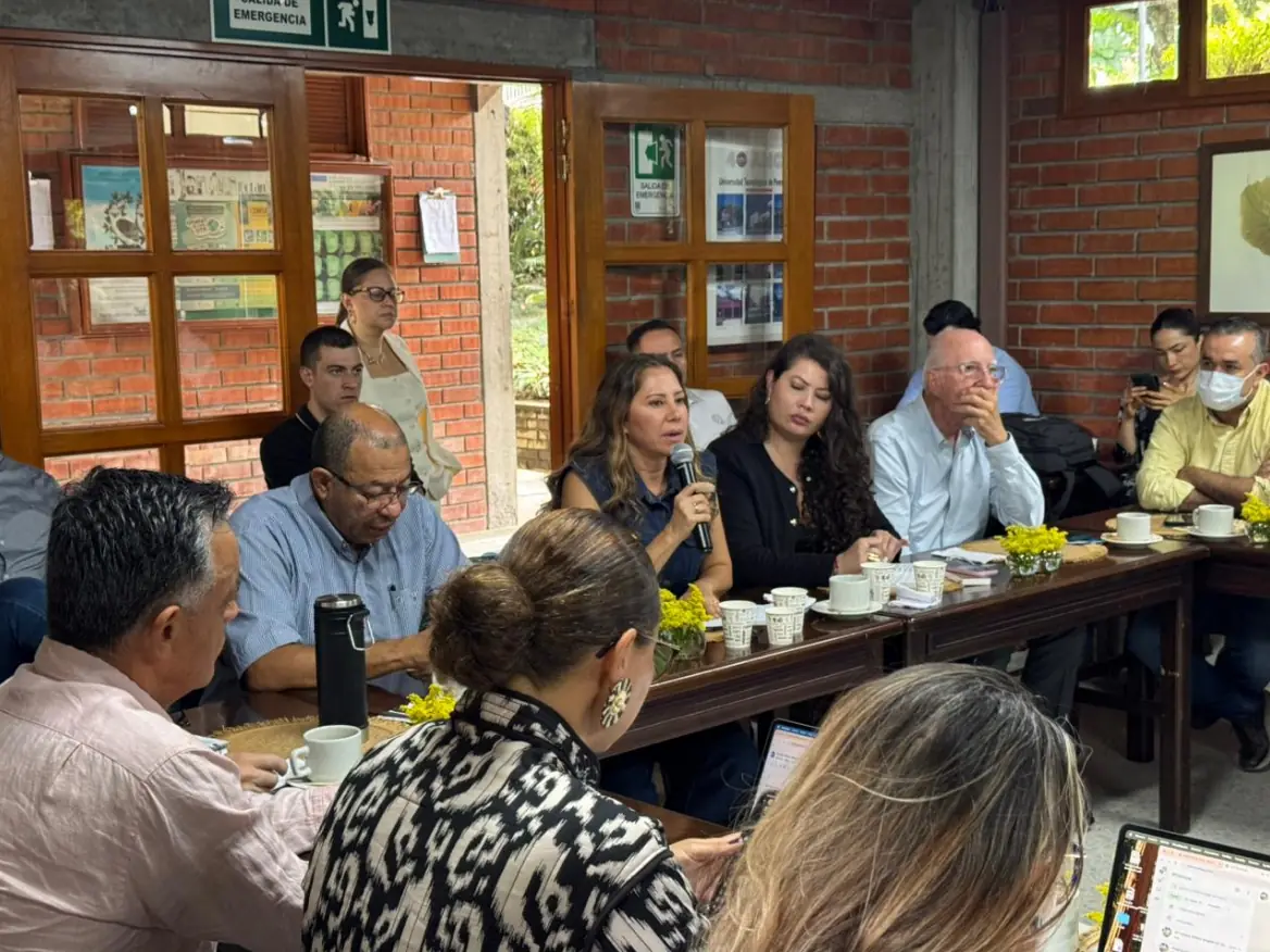 EL EJE CAFETERO ACELERA SU AGENDA LOGÍSTICA: $22 BILLONES EN JUEGO Y NUEVA ARQUITECTURA INSTITUCIONAL PARA COMPETIR