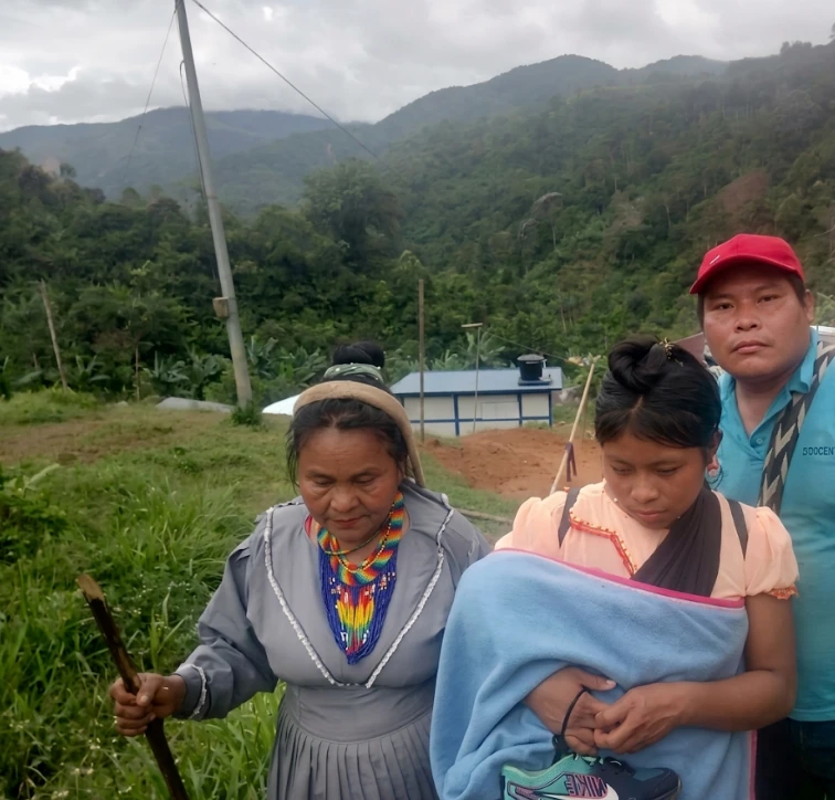 Aprendió a leer de adulta y ahora transforma vidas como docente en su comunidad