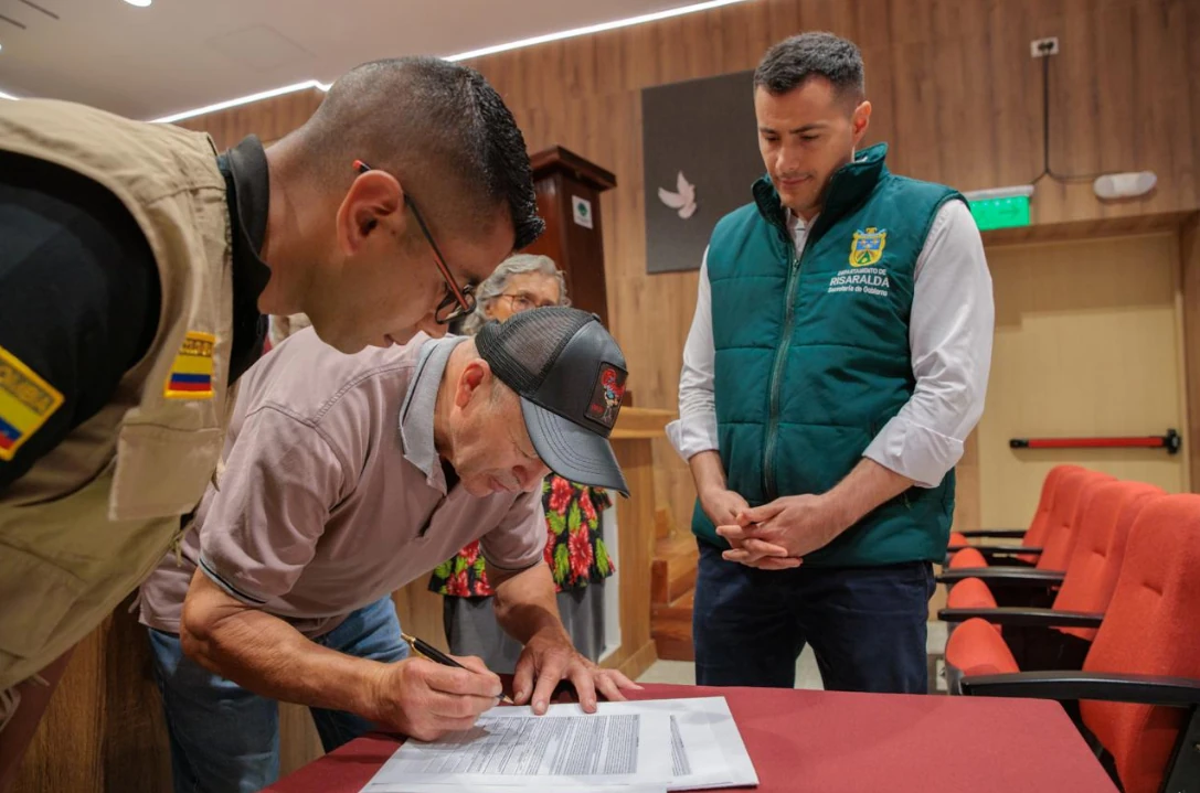 Risaralda siembra esperanza en Pueblo Rico con entrega de tierras desminadas
