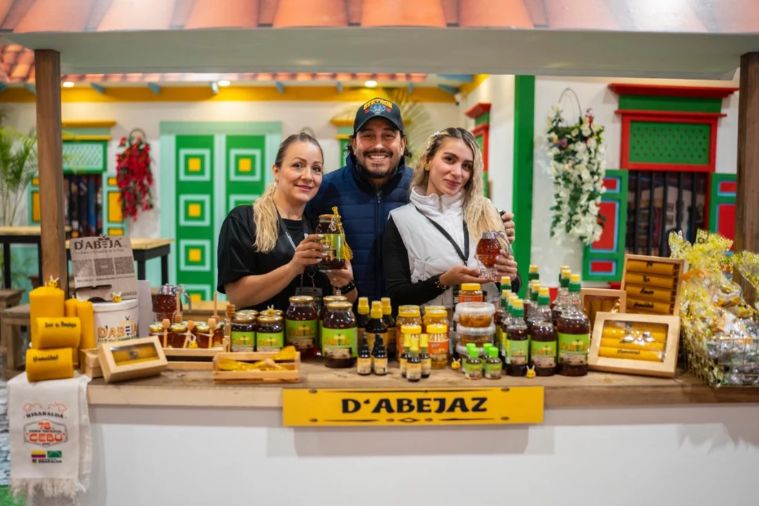 Entre flores, miel y vida: las abejas siguen sosteniendo el equilibrio del campo risaraldense