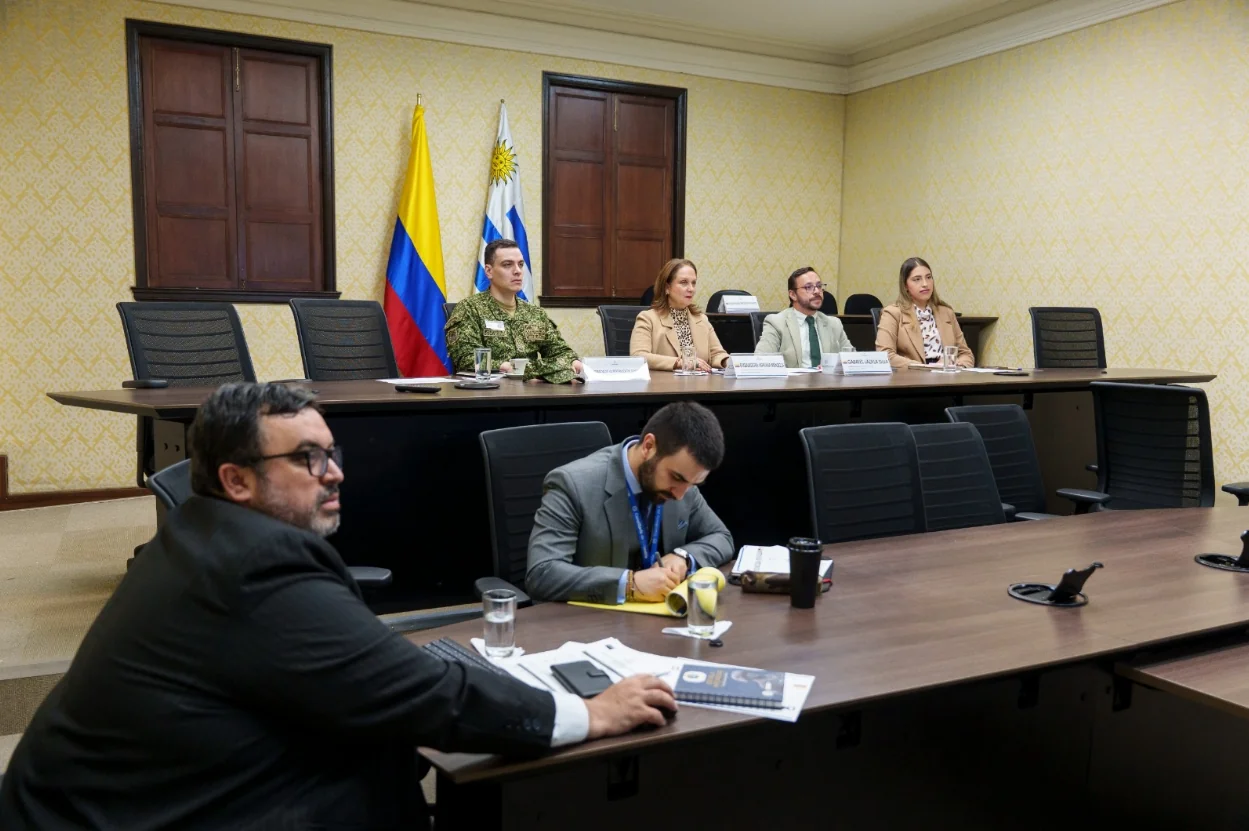 Cumpliendo con los compromisos binacionales Colombia y Uruguay celebraron el IV Encuentro del Grupo de Trabajo en Materia de Drogas