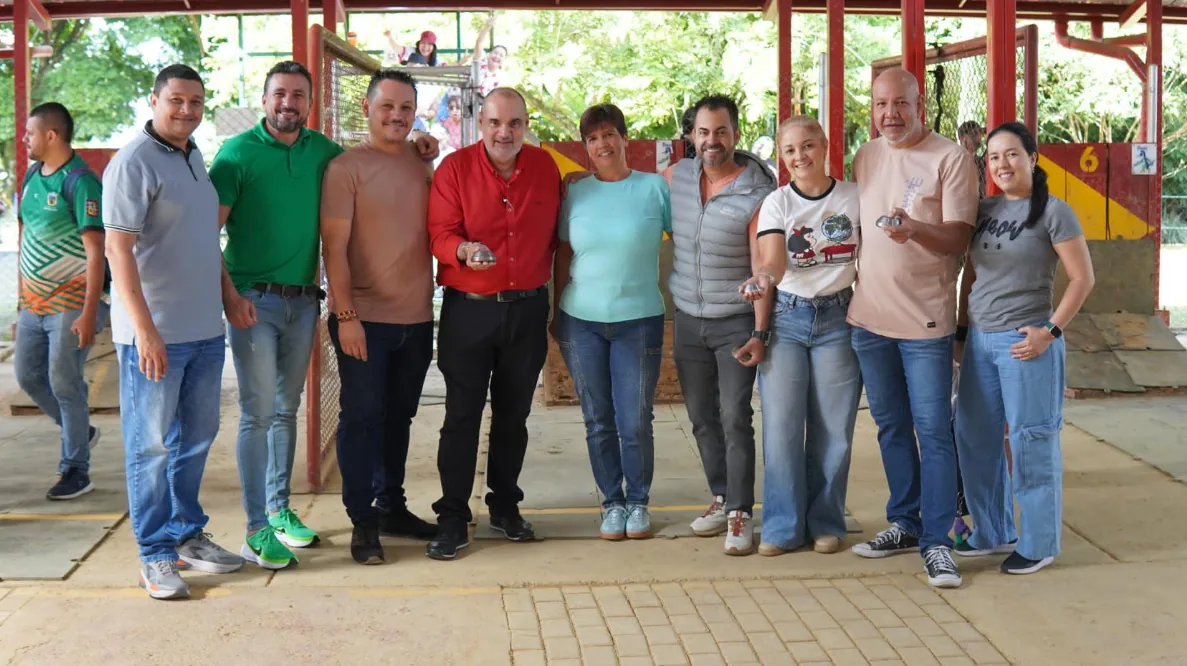 Más de 200 docentes de Pereira participaron en la fase departamental de los Juegos del Magisterio