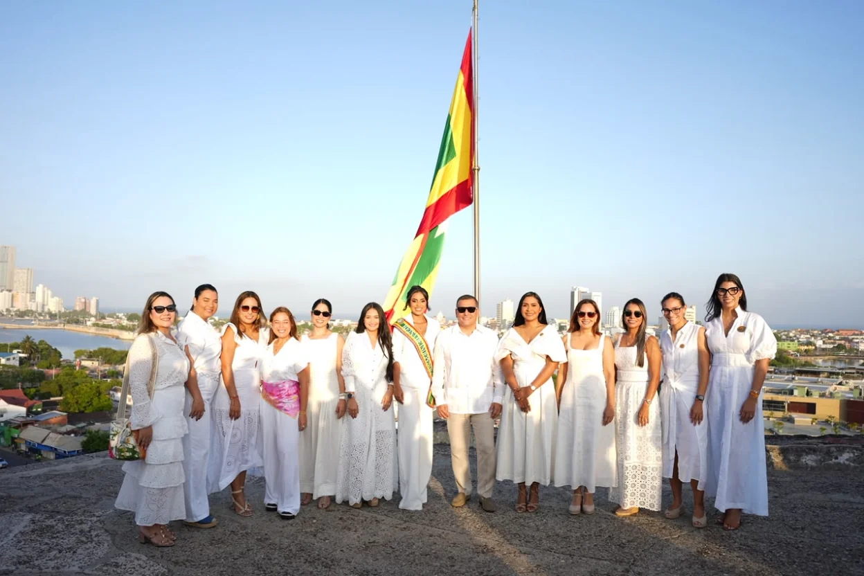 “¡Para Cartagena lo mejor está por venir!”: con izada de la cuadrilonga, alcalde Dumek Turbay dio inicio a la celebración de los 493 años de fundación de la ciudad