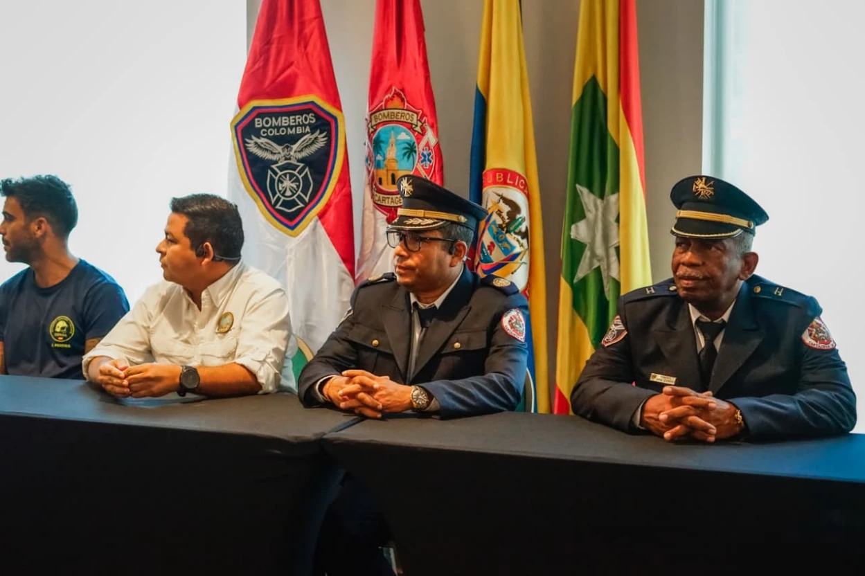 Cartagena fortalece su capacidad de formación bomberil con certificación nacional