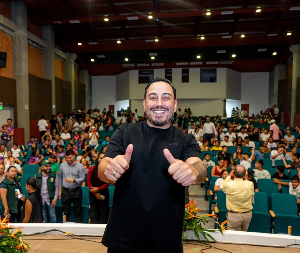 Gobernador Juan Diego Patiño entrega restaurado el Teatro Hernando López Yepes y devuelve a La Virginia un escenario vivo para la cultura